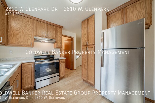 Building Photo - 2810 W Glenpark Dr