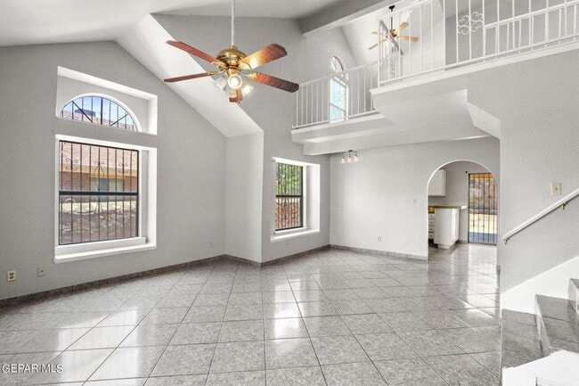Building Photo - 1433 Sierra De Oro Dr