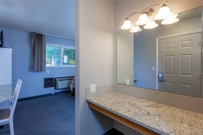 Building Photo - 6103 NW Harriman St