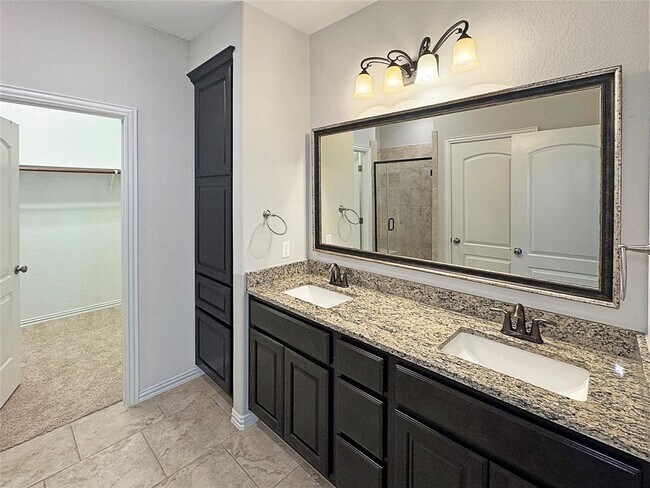 Building Photo - 117 Beneteau Dr