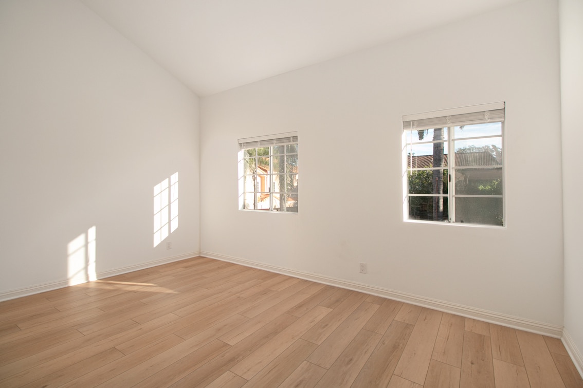 Building Photo - 5200 White Oak Ave