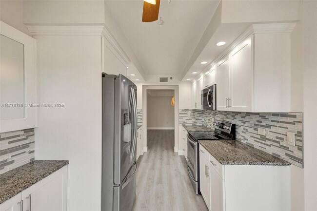 Building Photo - 1201 S Ocean Dr
