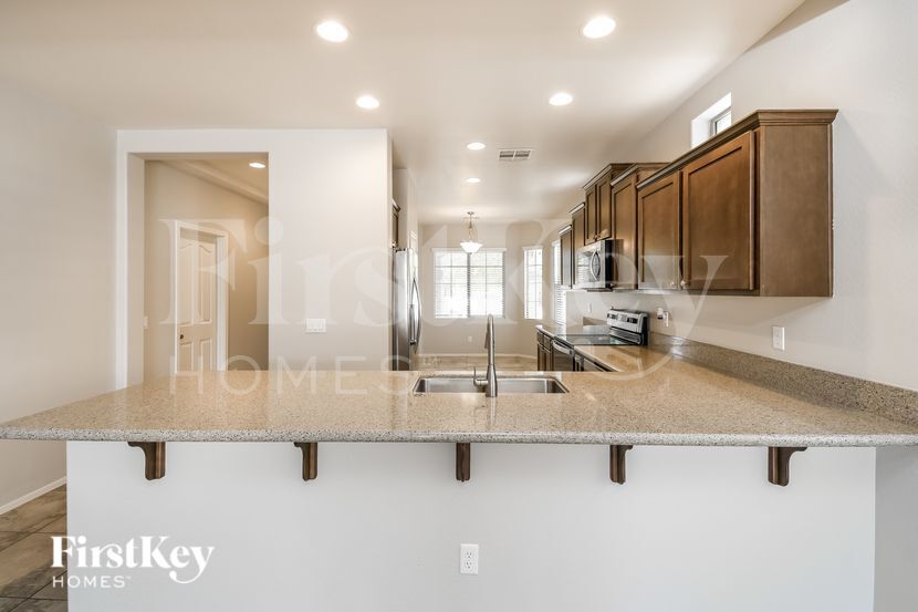 Building Photo - 4191 E Velasco St