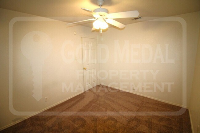 Building Photo - 4302 Hank Dr