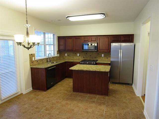 Building Photo - 809 Plaintain Dr