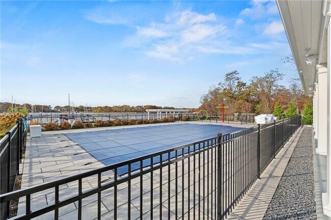 Building Photo - 1 Rodeo Dr