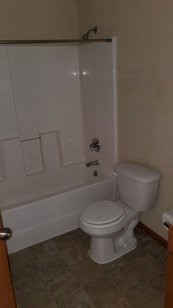 Building Photo - 1622 Clover Dr