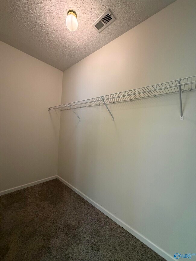 Building Photo - 216 Horseshoe Bend S