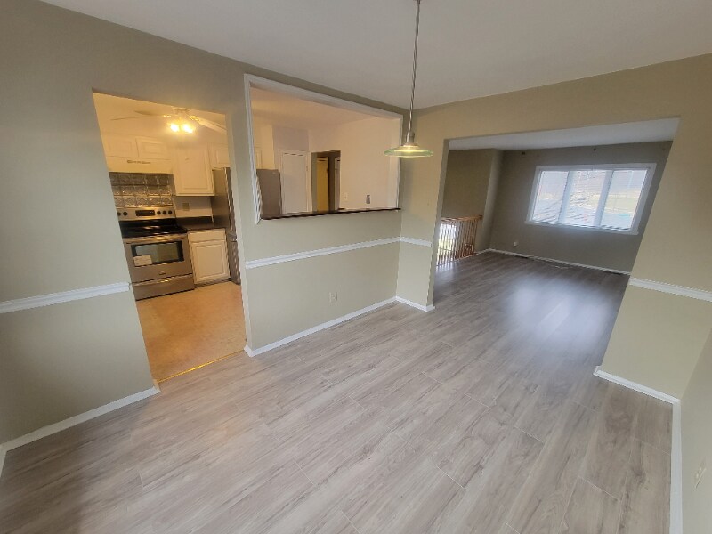 Building Photo - 3313 Barcroft Dr