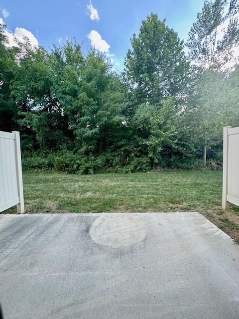 Building Photo - Stylish 3-Bed, 2-Bath Northland Townhome i...
