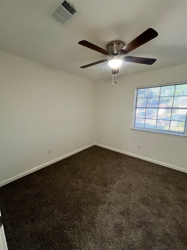 Building Photo - 12811 Murr Way