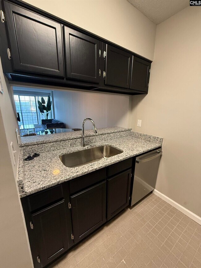 Building Photo - 2009 Greene St