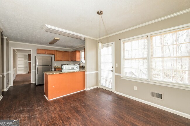 Building Photo - 908 Saybrook Cir NW