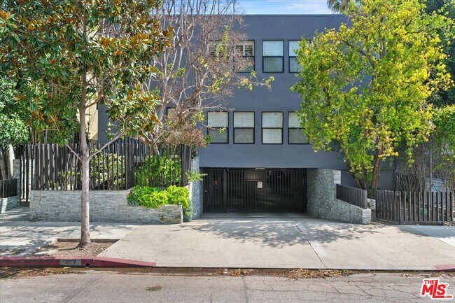Building Photo - 612 Huntley Dr