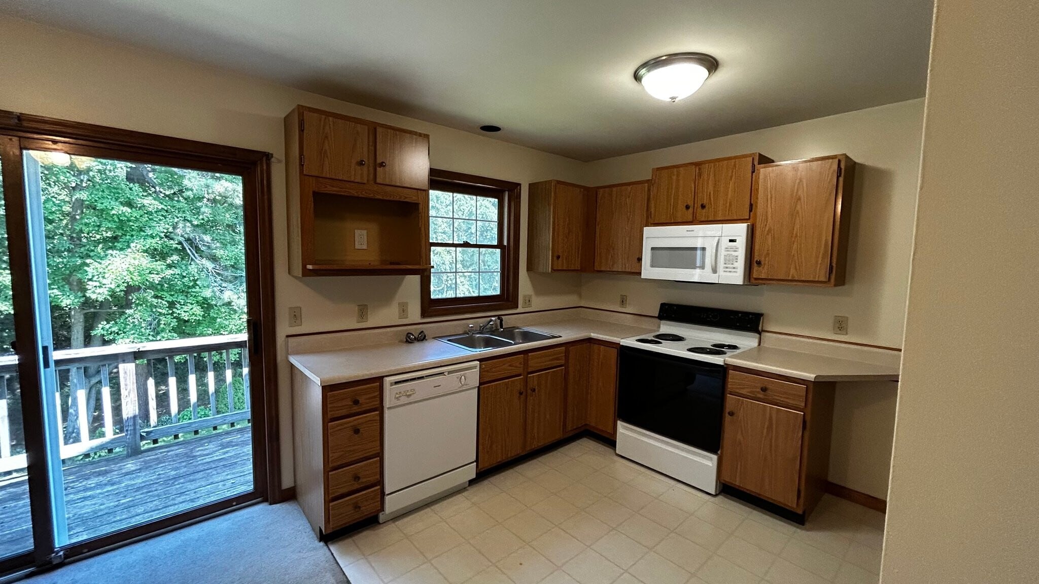 Building Photo - 4212 Menga Dr