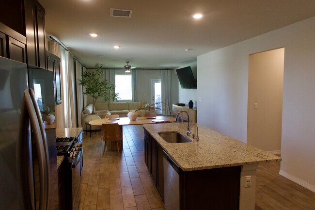 Building Photo - 51030 Hop Sage Pl