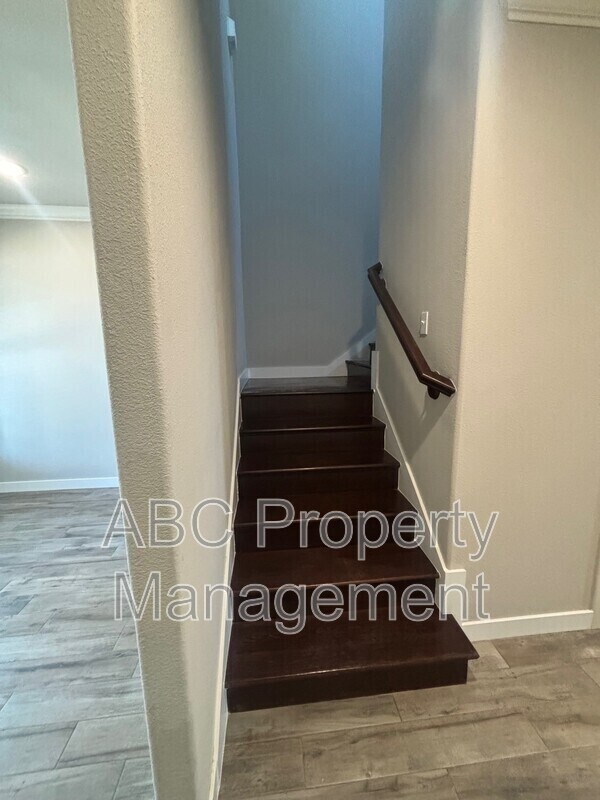 Building Photo - 3207 SW Hillstone Ave