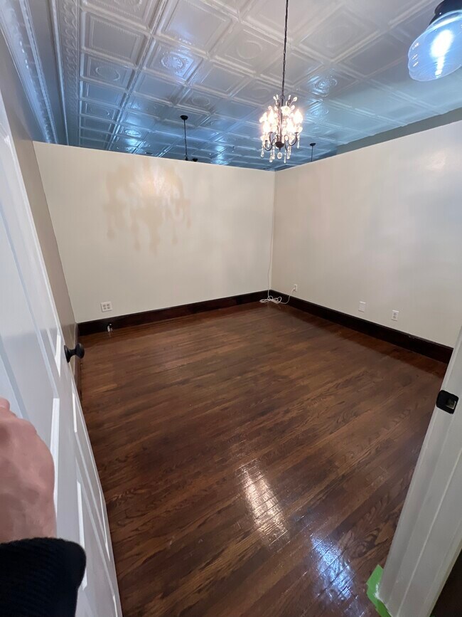 2nd bedroom - 506 W Sheridan Ave
