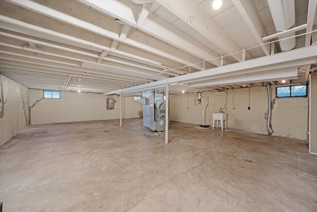 Building Photo - 249 W Nebraska St