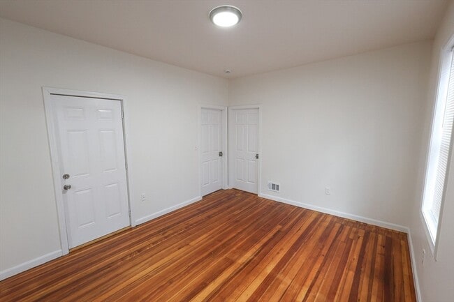 Building Photo - 127 Intervale St