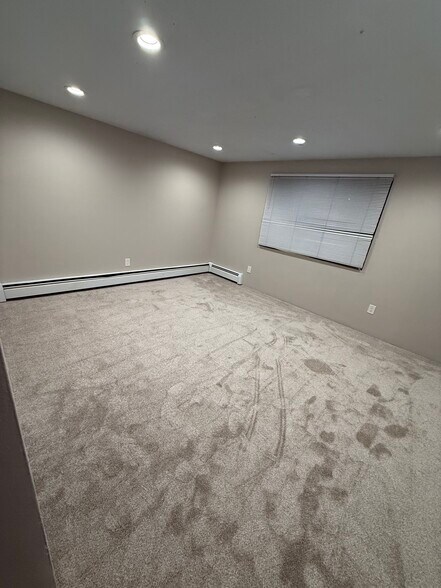 Building Photo - 1 Charleston Ave