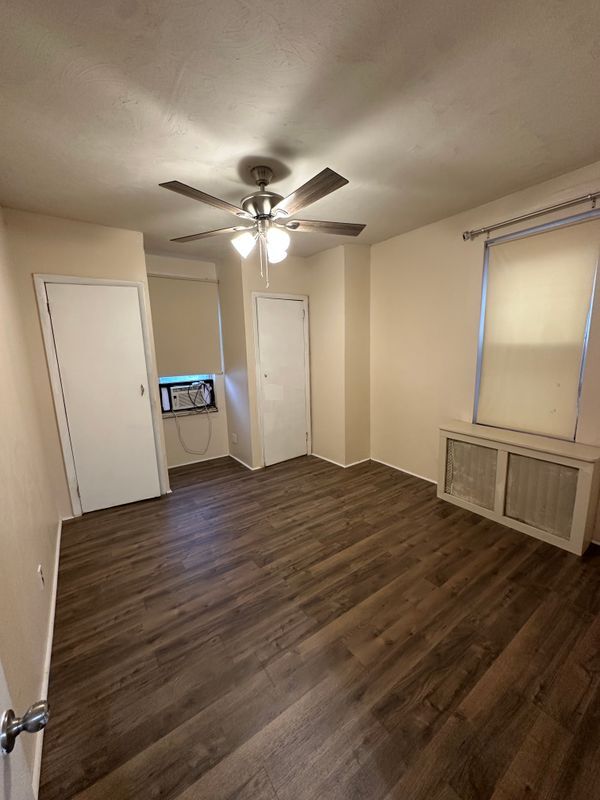 Building Photo - 1549 57th
