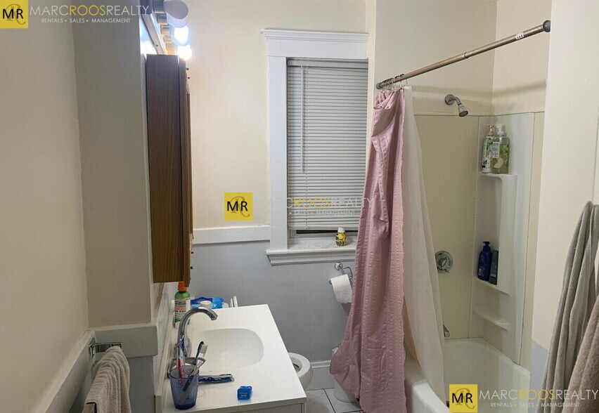 Building Photo - 96 Chestnut Hill Ave