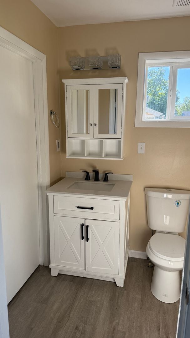 Building Photo - Large 4 bedroom single family home ready now!