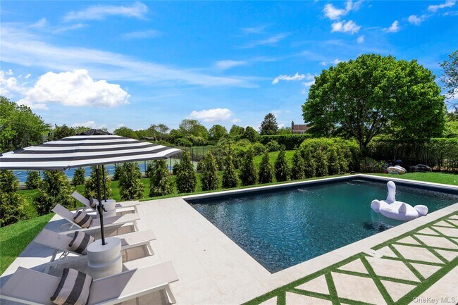 Building Photo - 4 Carriage Ln