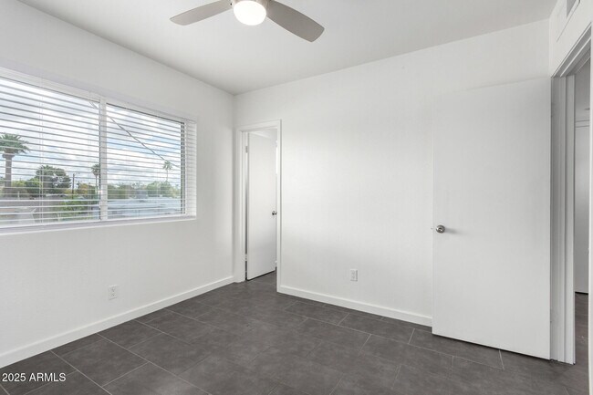 Building Photo - 749 E Montebello Ave