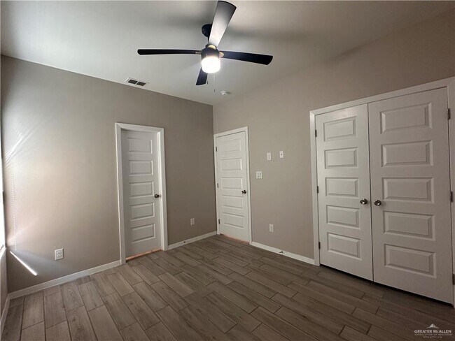 Building Photo - 7 Mia S Ln