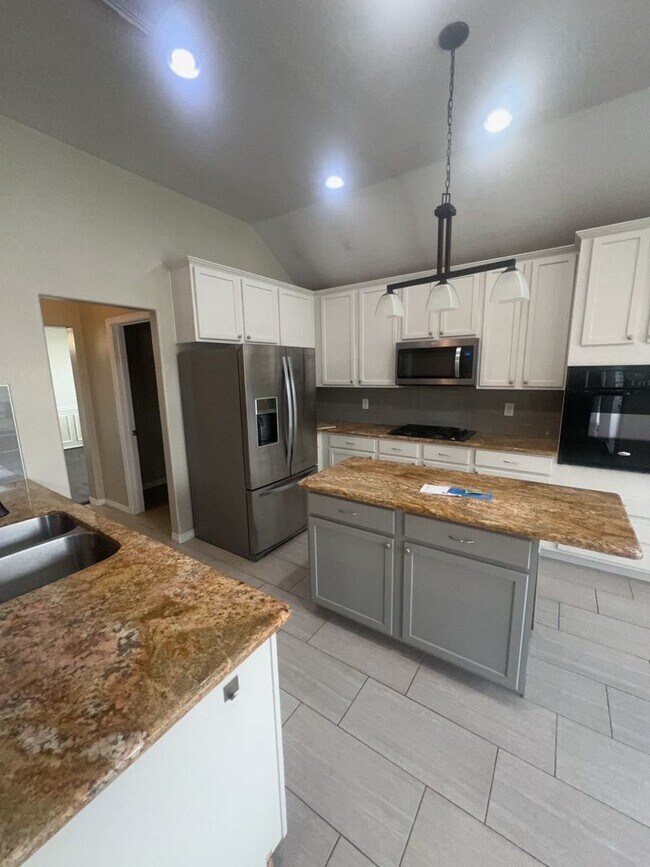 Building Photo - 24802 Jillian Way Ct