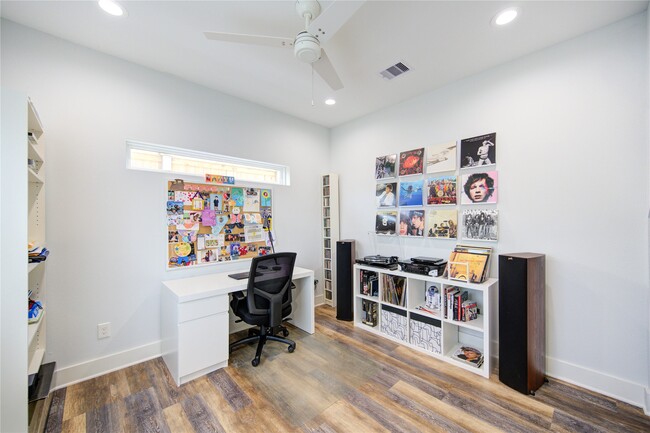 Building Photo - 1215 Bethlehem St