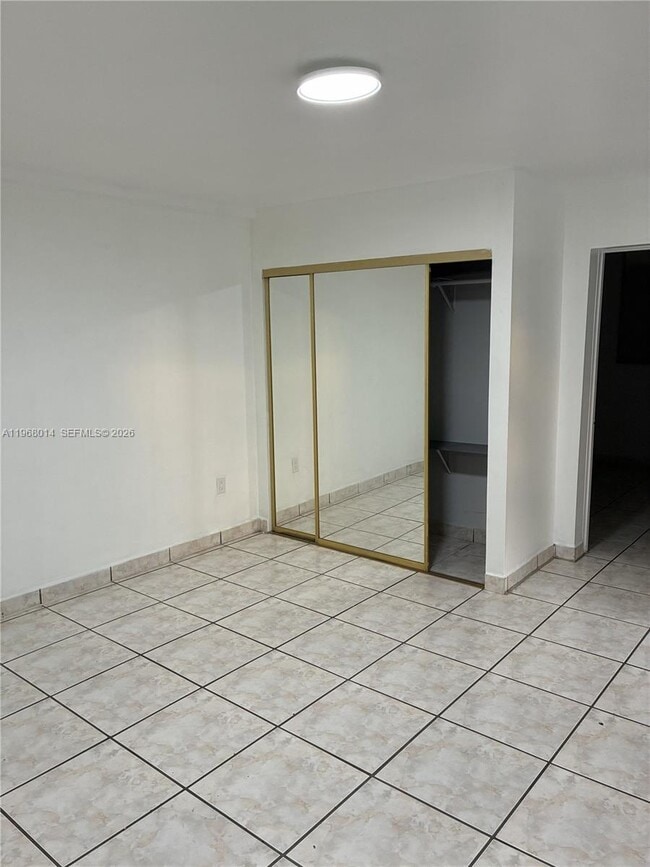 Building Photo - 329 W 41st St