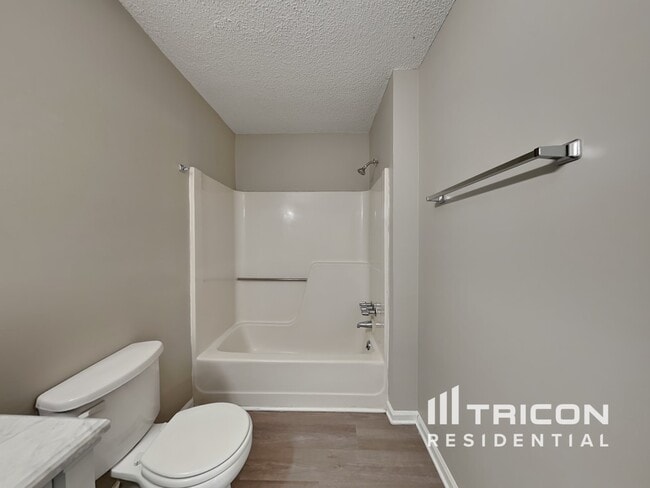 Building Photo - 2379 Moseley Pl SW