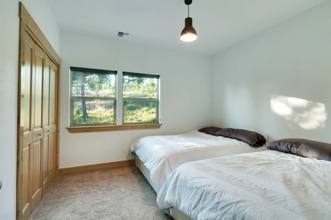 Building Photo - 202 Nelson Dr
