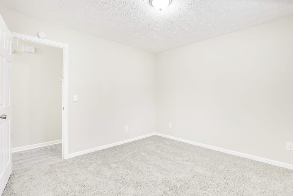 Building Photo - 40 Hidden Ridge Dr