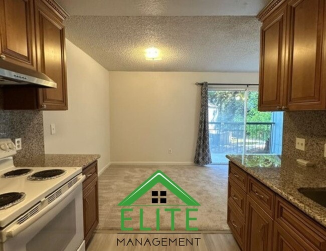 Building Photo - **2 Bed, 2 Bath Condo in Gated Community |...