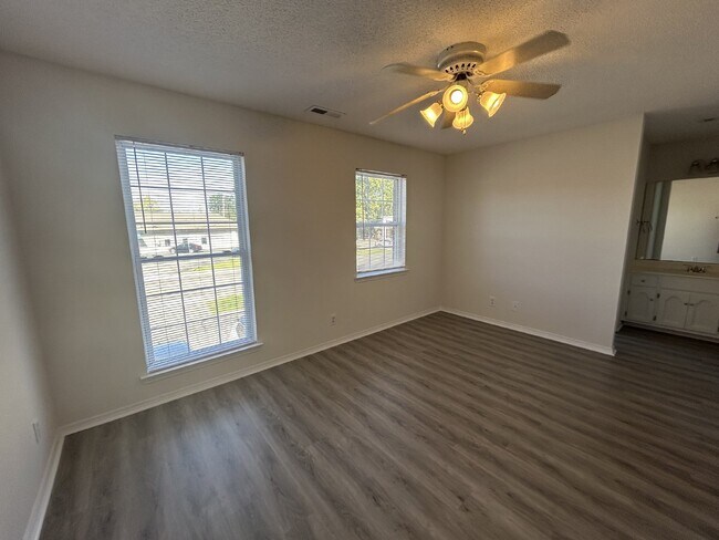 Building Photo - 3 BD 2 BA APARTMENT BY TTU FOR RENT