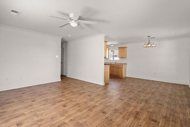 Building Photo - 415 W 33rd Ave