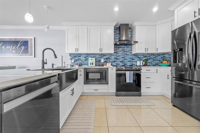 Building Photo - 4121 Eastridge Cir