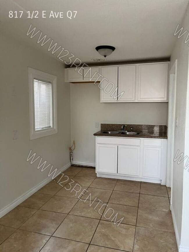 Primary Photo - 1BD/ 1BTH APT EAST PALMDALE