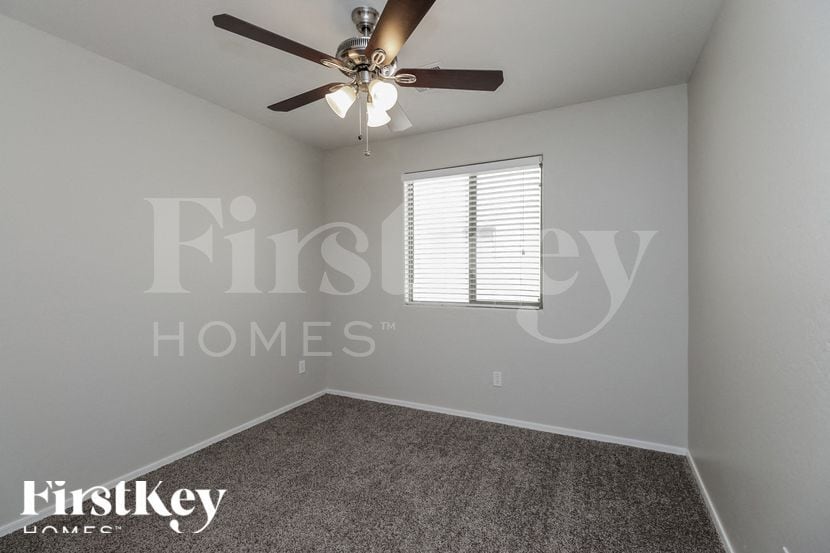 Building Photo - 3849 W South Butte Rd