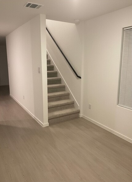 Front Entrance from view of Front Door - 259 Ottawa Way