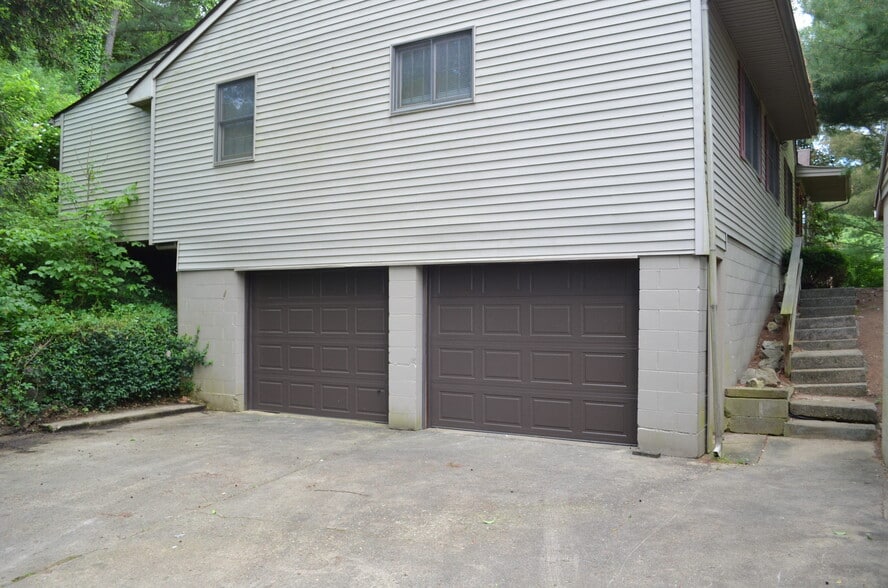 Building Photo - 3 Slater Dr