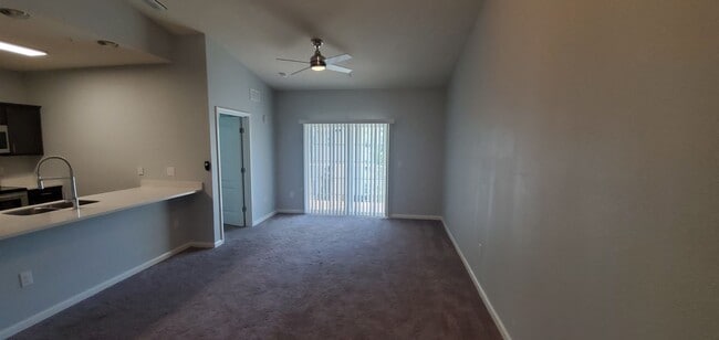 Building Photo - 2 bedroom 2 bathroom condo for rent