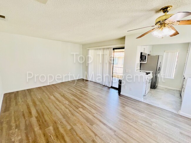 Building Photo - Beautifully remodeled 1BR, 1BA condo in th...
