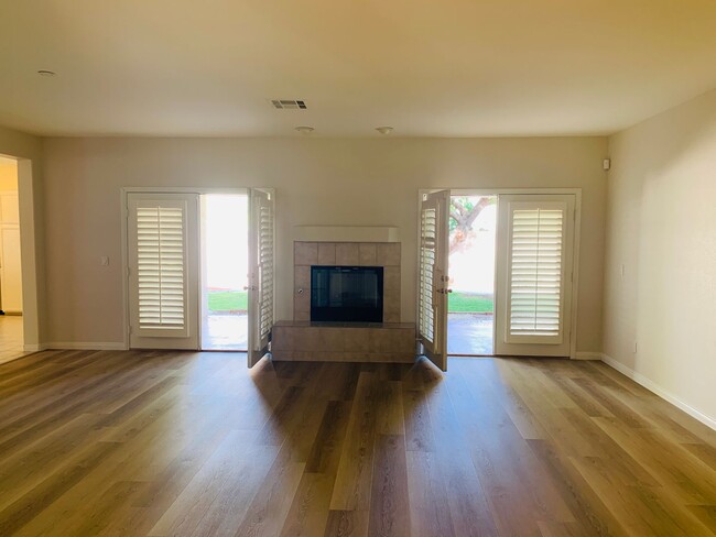Building Photo - Beautiful home in Green Valley