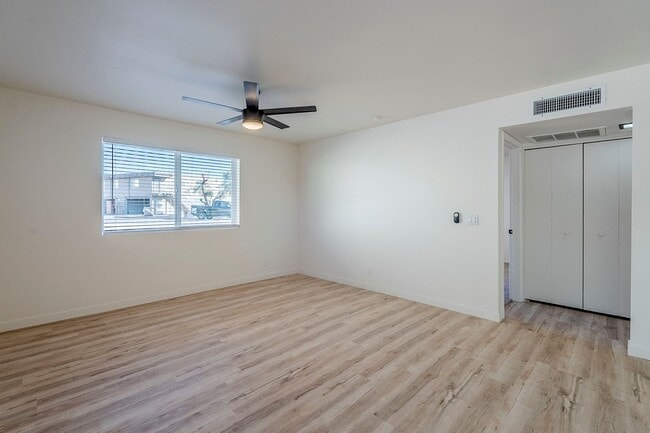 Building Photo - First floor fully updated unit!