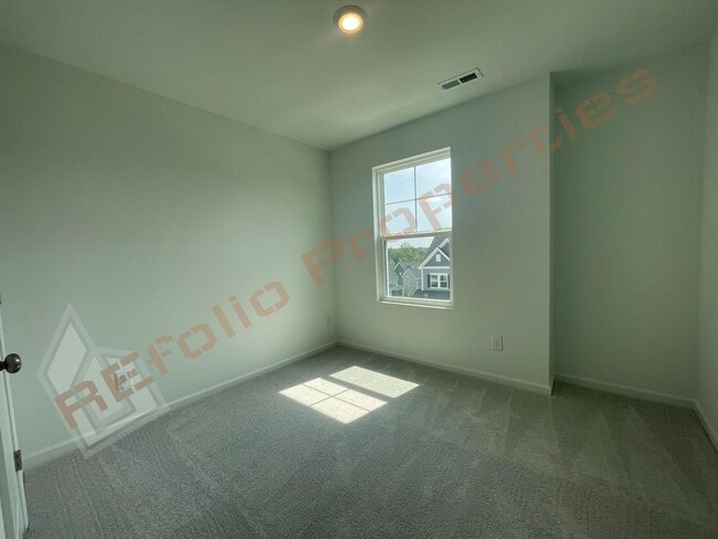 Building Photo - BRAND NEW- Spacious 4 Bedroom, 3 Bathroom ...